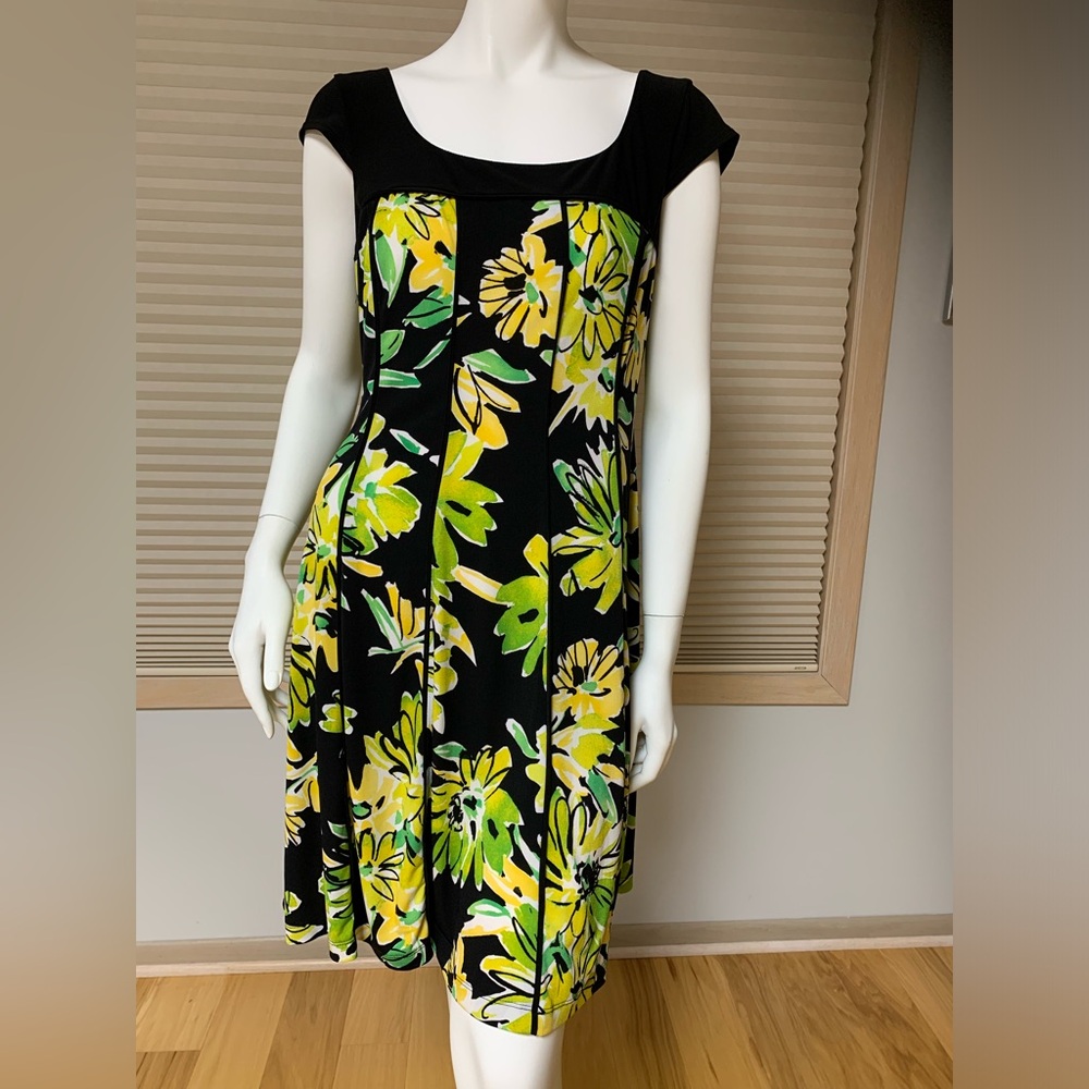 Madison Leigh Women’s Size 10 Dress Like New Size Medium